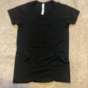Lululemon black swiftly tech t shirt size 8